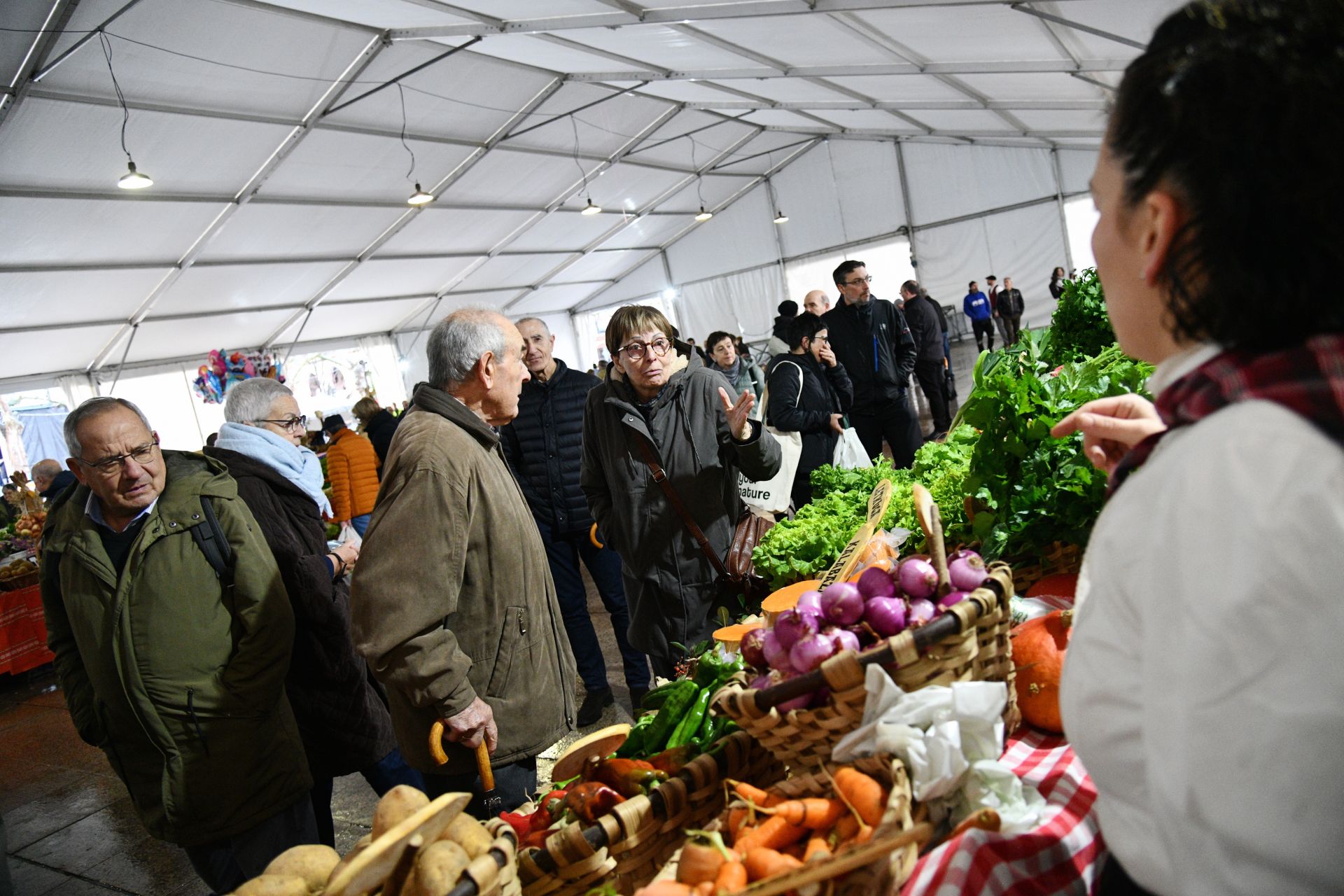 Animada feria agrícola de San Andrés en Eibar
