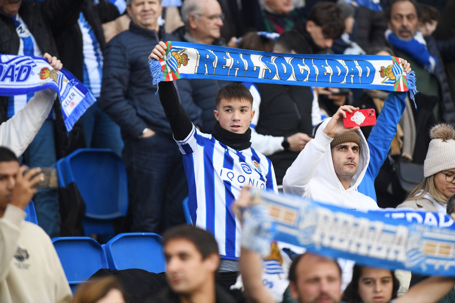 Búscate en las gradas de Anoeta