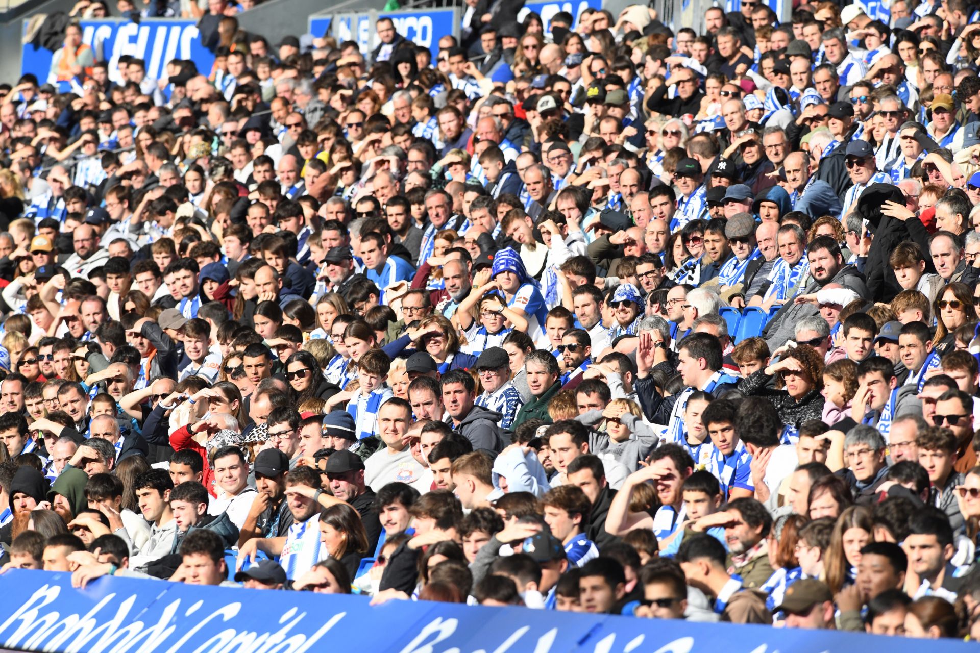 Búscate en las gradas de Anoeta