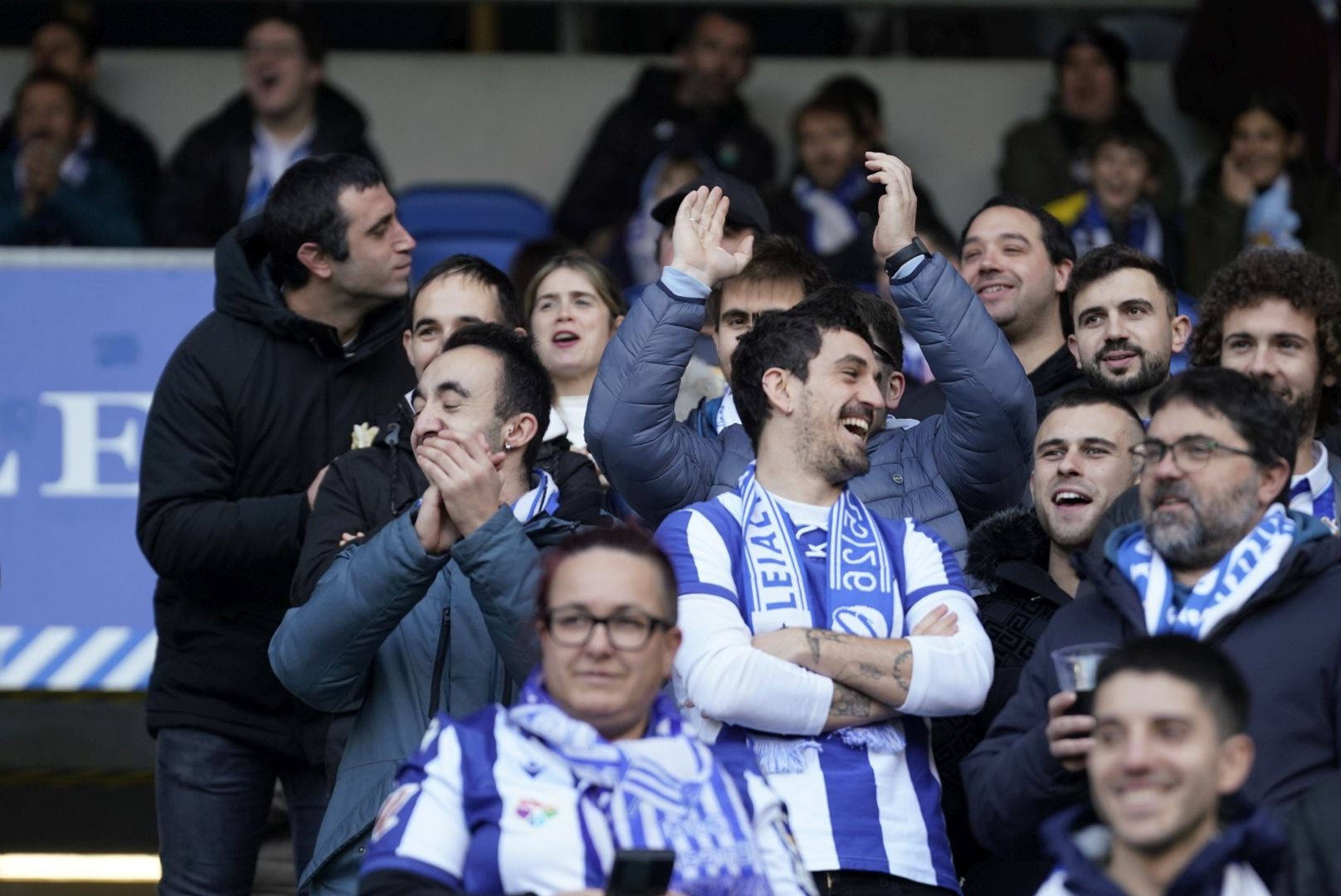 Búscate en las gradas de Anoeta