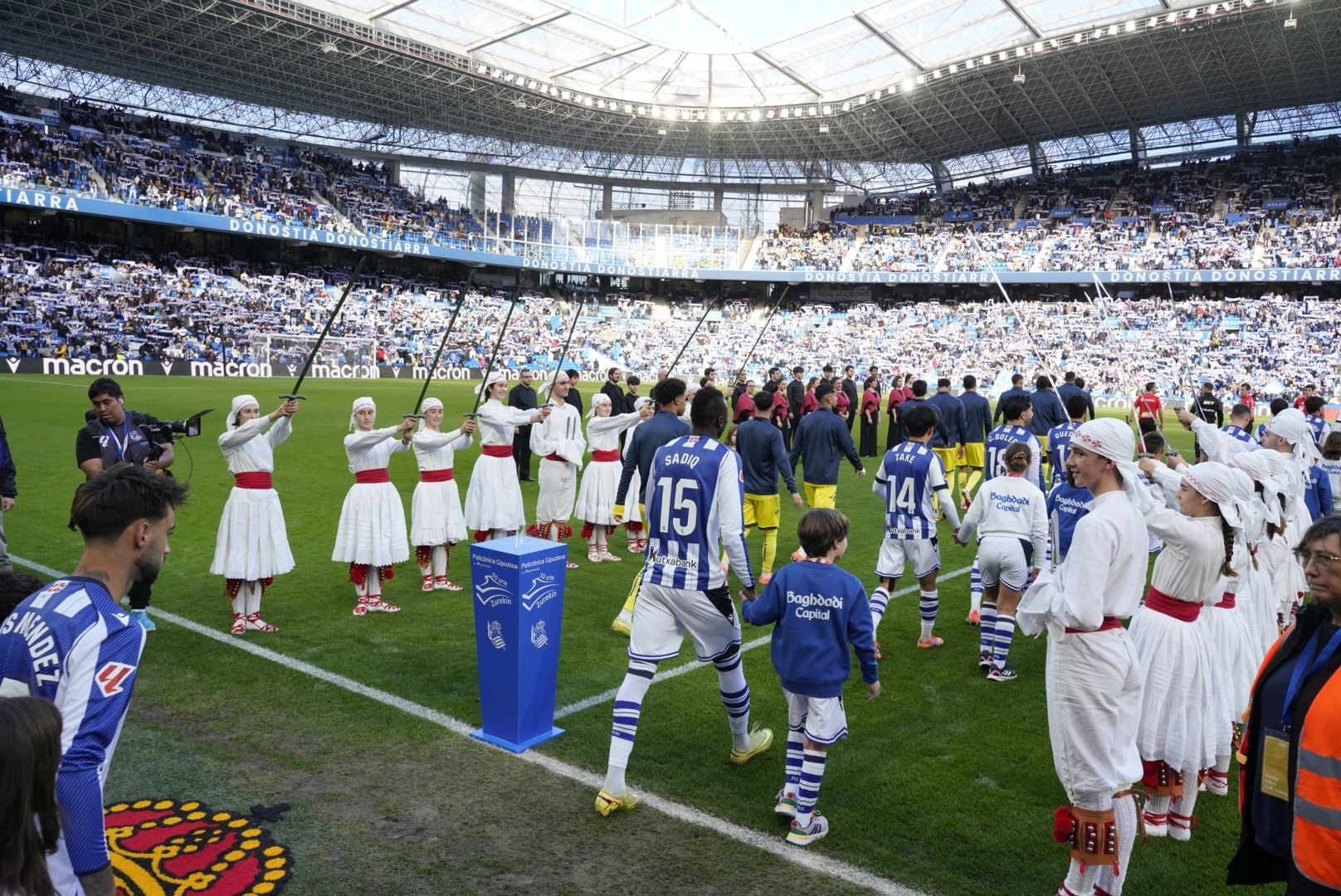 Búscate en las gradas de Anoeta