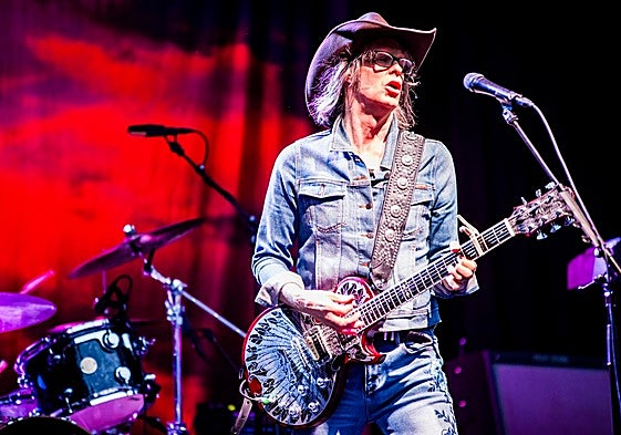 Mike Scott, durante una actuación al frente de The Waterboys.