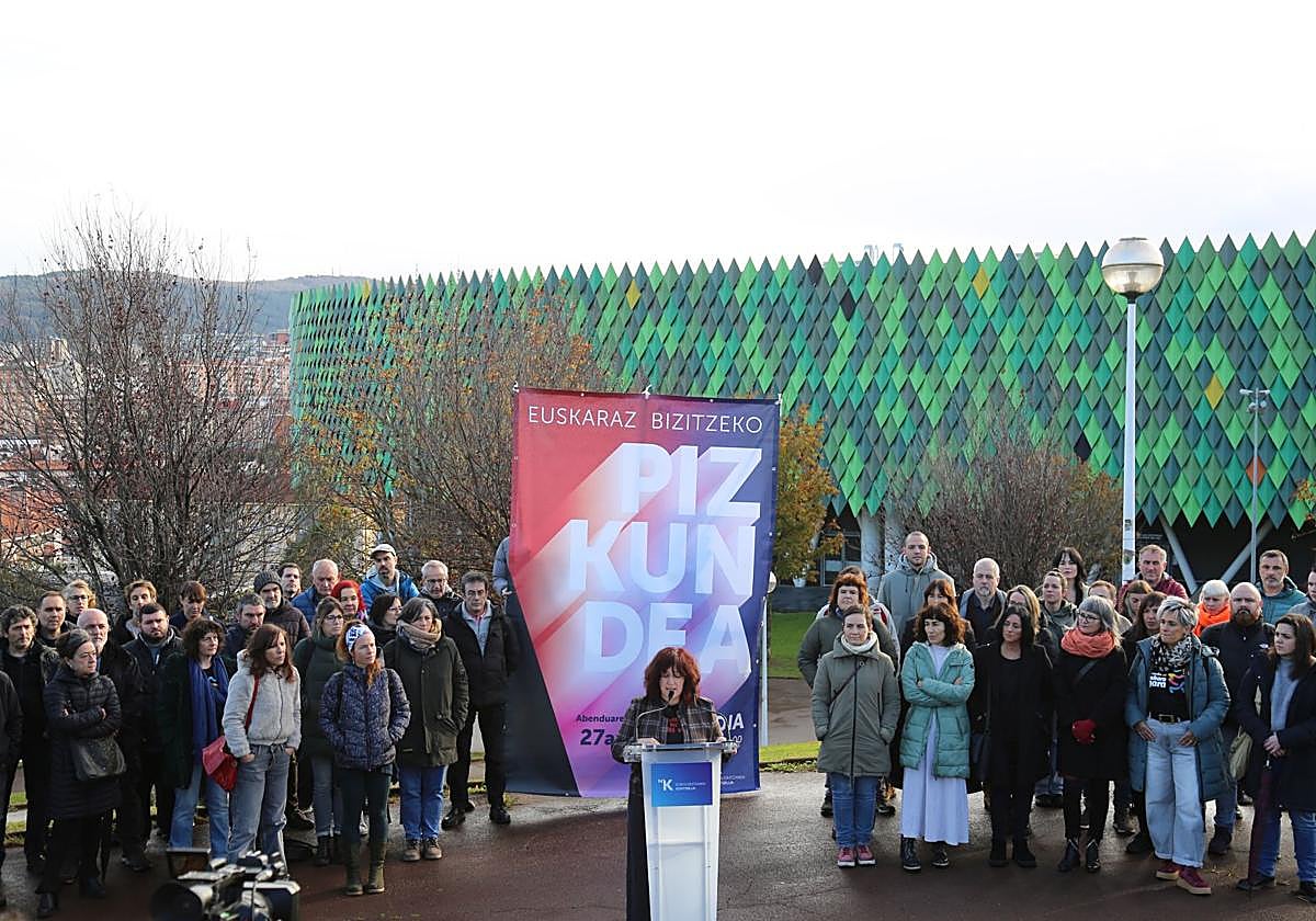 Euskara «larrialditik ateratzeko bide-orria»