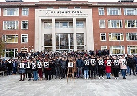 Concentración en memoria de Agirre.