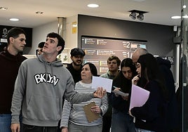 Euskaltegiko ikasleek zenbait froga gainditu behar izan dituzte.