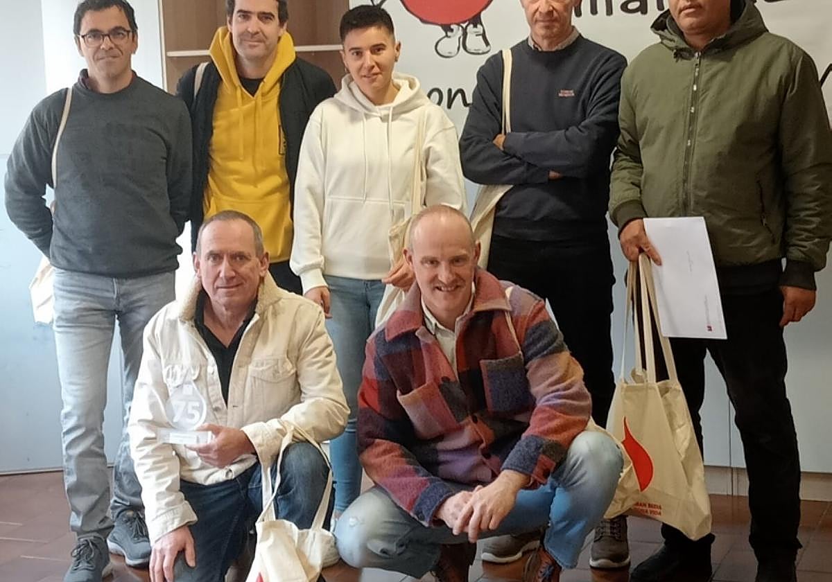 Siete de los nueve donantes homenajeados en Elgoibar.