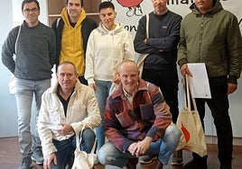 Siete de los nueve donantes homenajeados en Elgoibar.