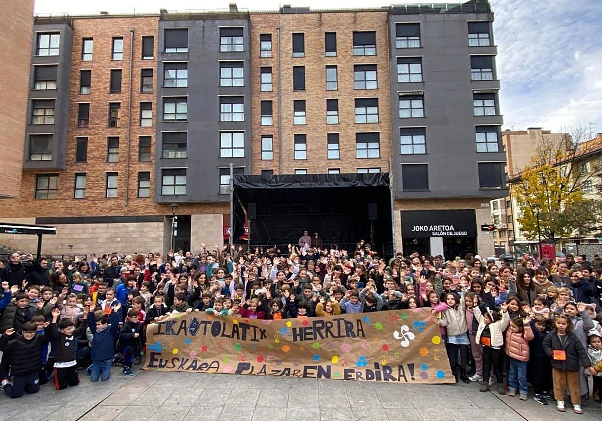 Aita Larramendi ikastolaren ospakizuna