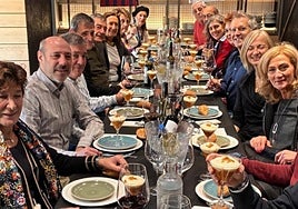 Los eibarreses en Gasteiz no perdieron la celebración de San Andrés.