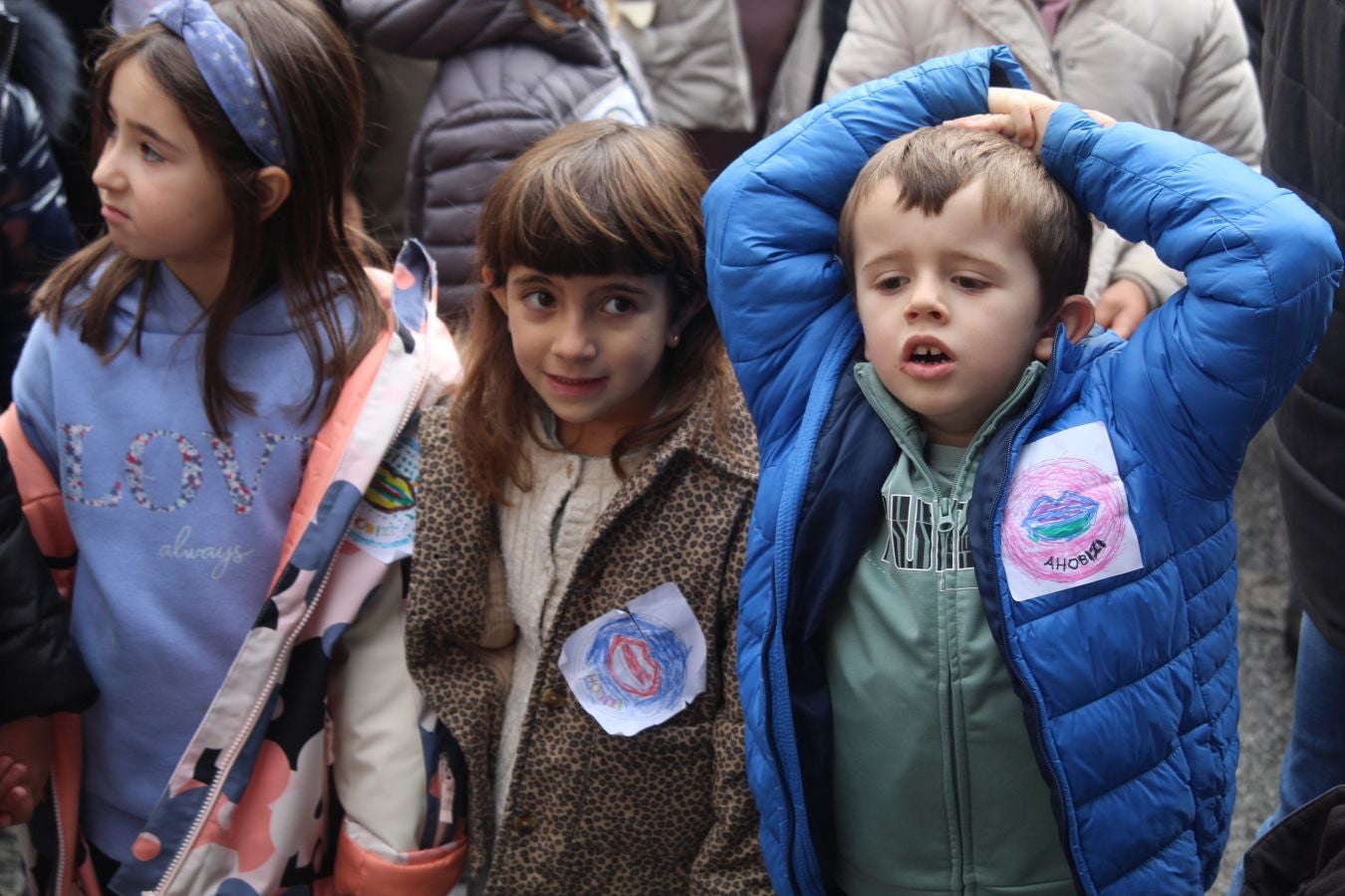 Kantuz eta euskaraz ospatu dute Euskararen Eguna