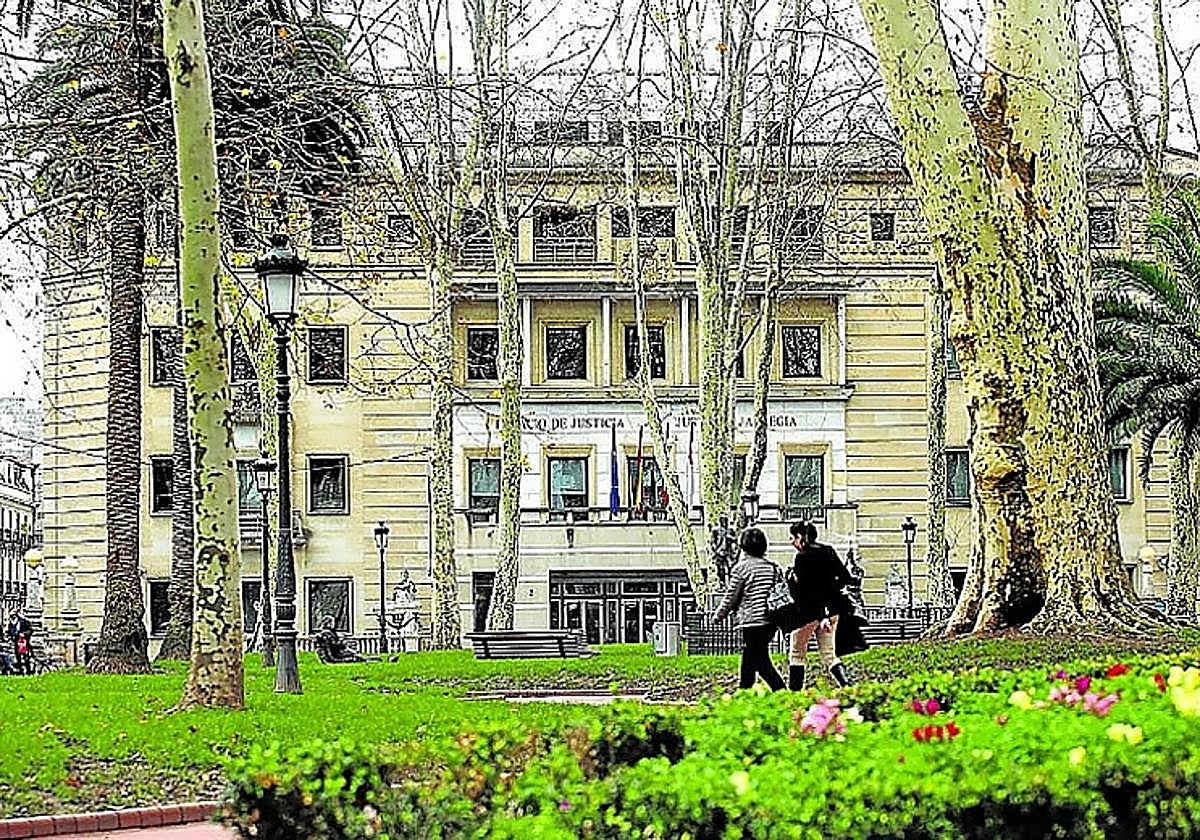 Condenado por violar en Bizkaia a la hija de su pareja desde que tenía 10 años