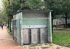 Actual urinario de Txaparrene, cerrado desde hace seis meses.