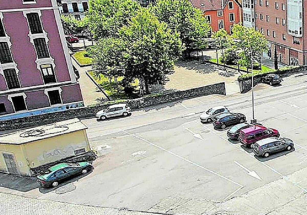 Vista aérea parcial de la plaza de la Estación Geltoki. El Ayuntamiento sacará a concurso la redacción de la rehabilitación de la plaza y no descarta un parking subterráneo.