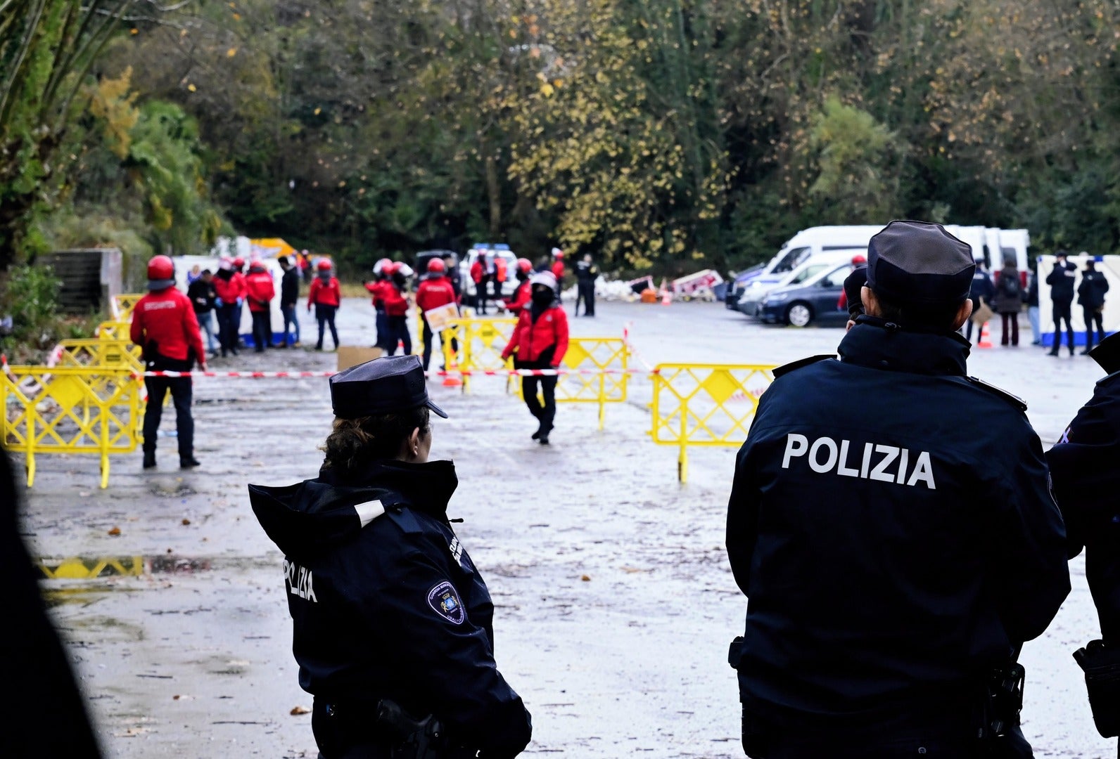 Amplio despliegue policial en el desalojo del edificio ocupado en Martutene