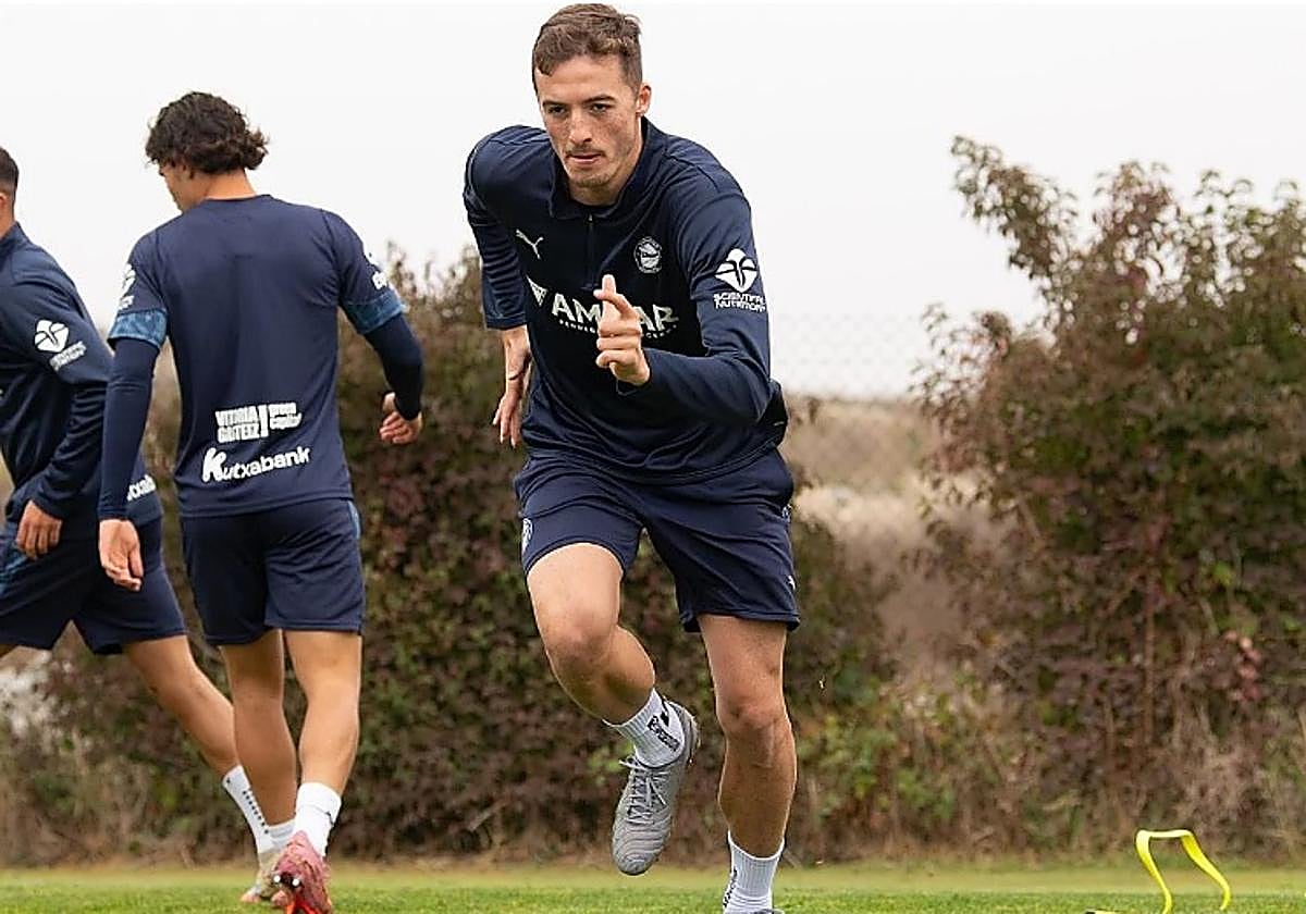 Jon Pacheco, en la sesión de entrenamiento de este viernes previa al partido ante el Girona