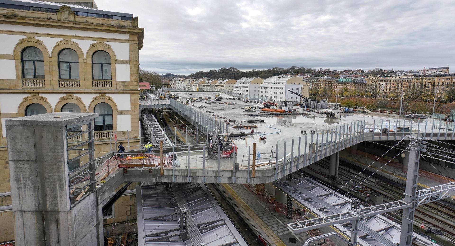 Las obras para poder recibir el TAV en Atotxa, a punto