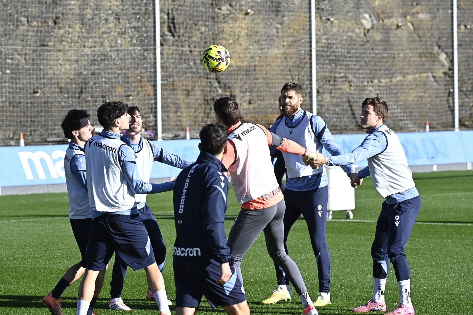Sergio recupera a Aramburu y Caleta-Car para Vitoria