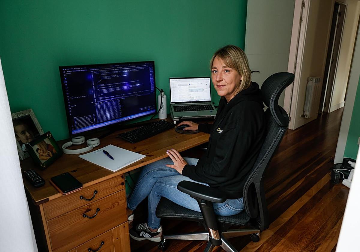 Maider Gogorza teletrabaja de lunes a viernes.