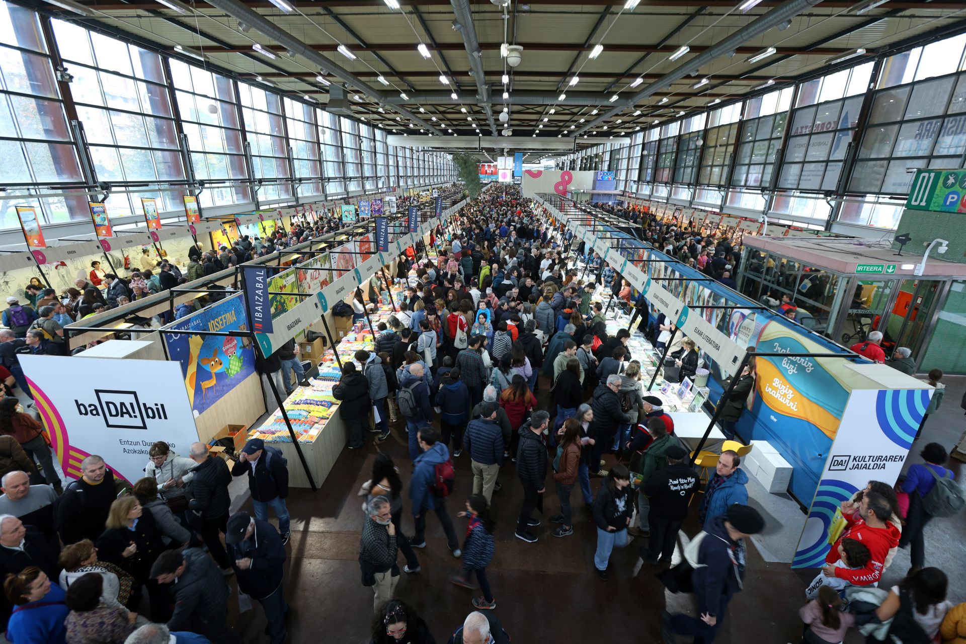 Bigarren eguna, argazkitan