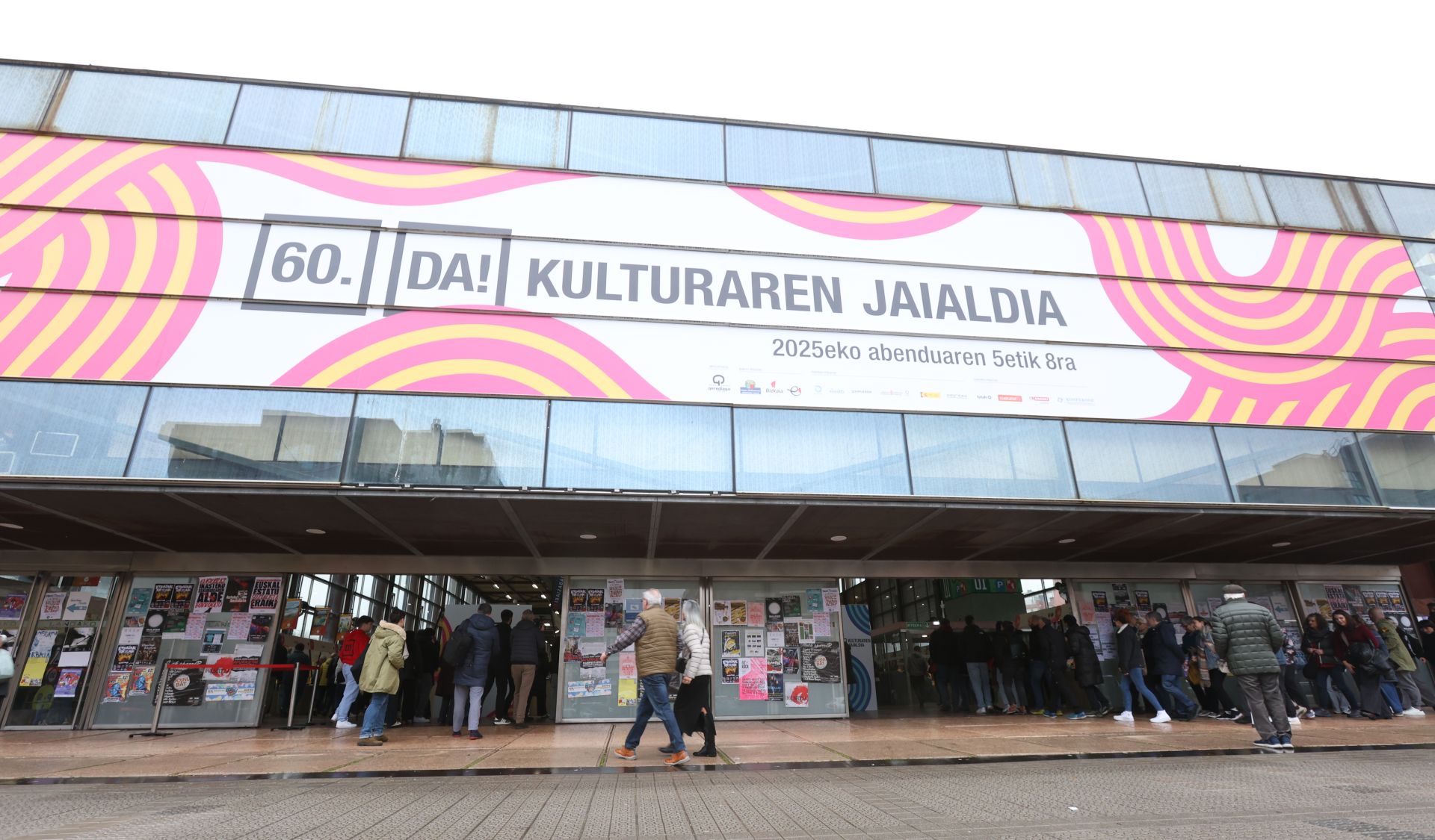 Bigarren eguna, argazkitan