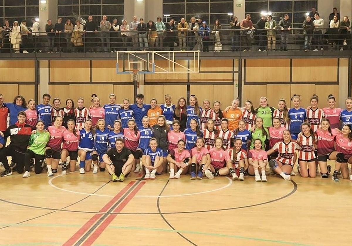 Las participantes de 2023 en el triangular de selecciones tras el torneo que suele presentar una buena respuesta de público y animación.