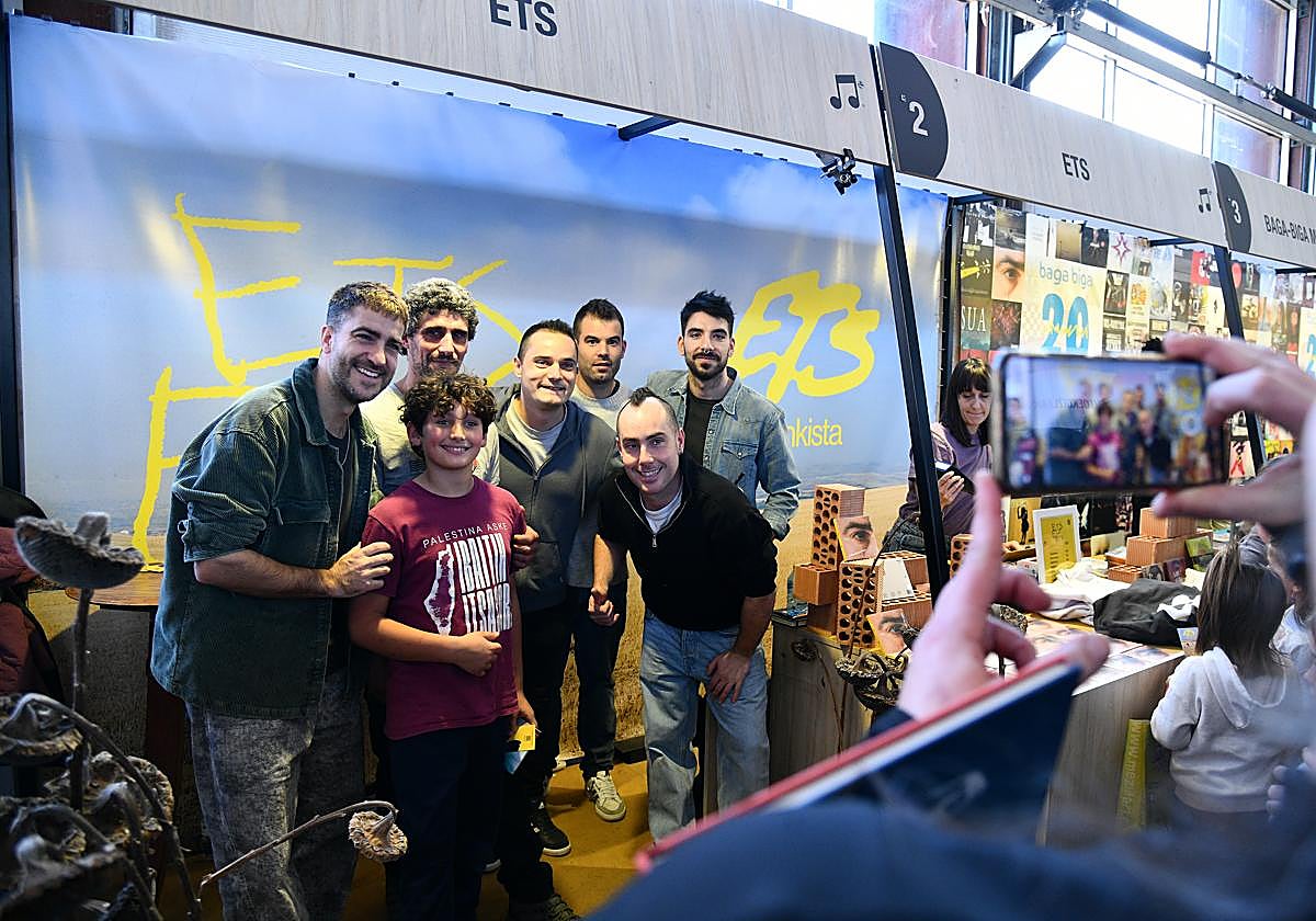 Liburu eta diska festa, baina omenaldietarako denbora baita ere