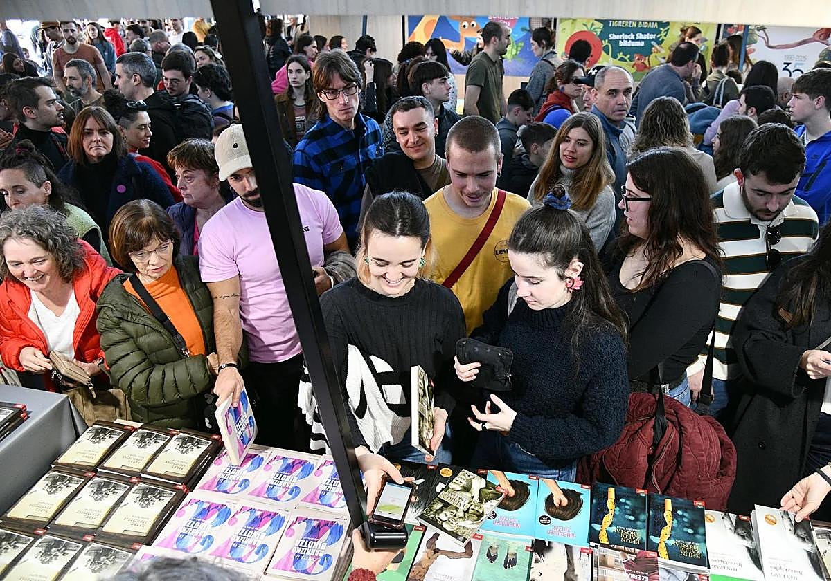 Gazteak gerturatzeko helburua nota onarekin gaindituz itxi du Durangok 60. Azoka