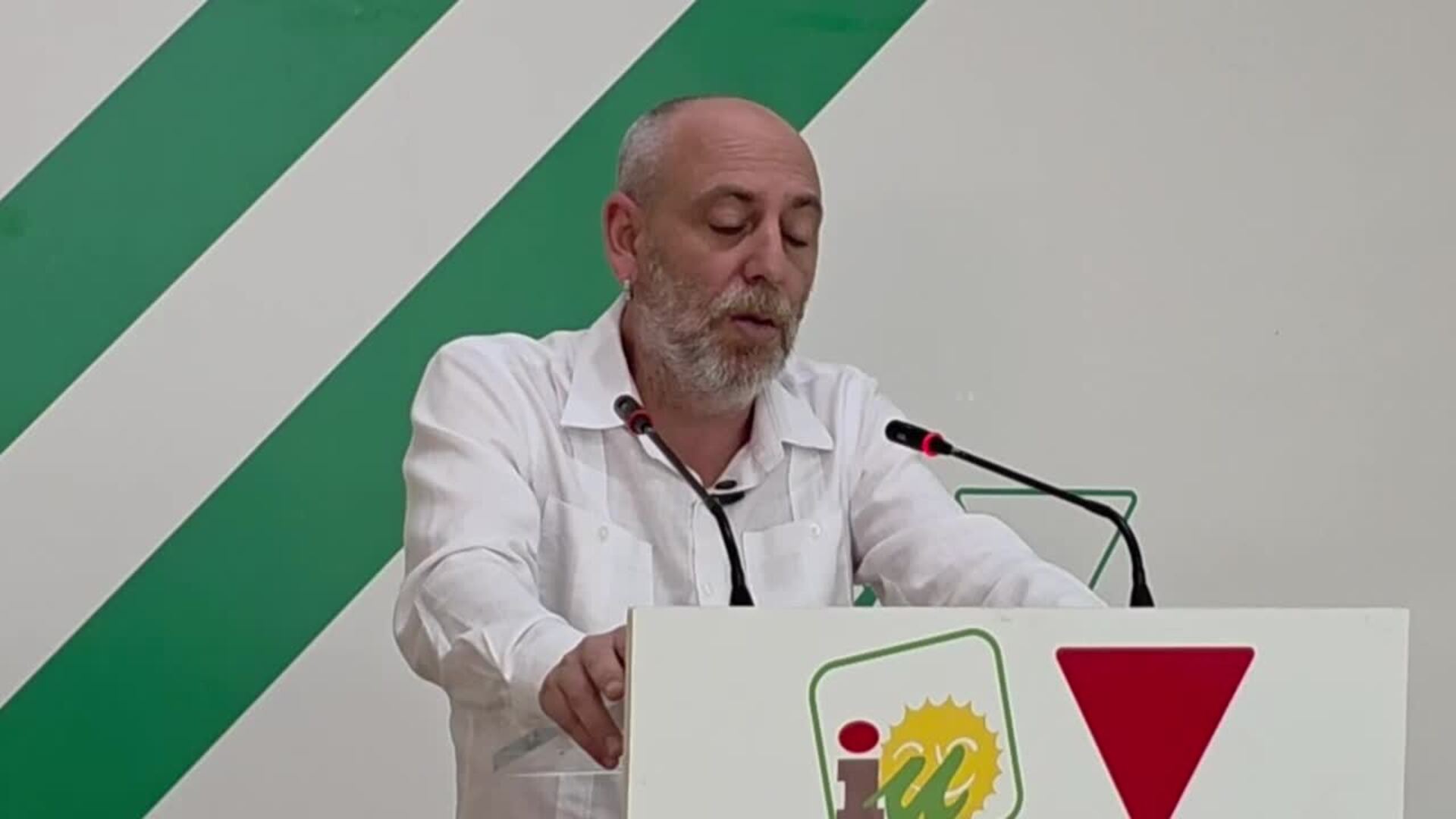 Alba (IU-A) tacha de "surrealista" la dimisión de Mazón "sin ser capaz de dejar el acta"