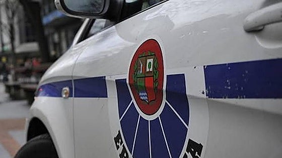 Detenidos dos jóvenes en Donostia por tratar de robar a la fuerza un móvil