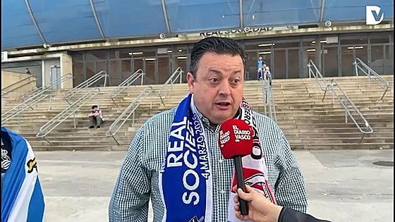 El aficionado de la Real que fue fan de Arconada, tuvo una peña Anoeta 797 y llega desde Alicante: «Vamos a ganar»
