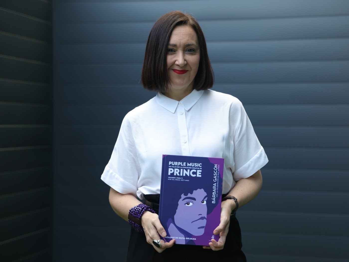 La podcaster especializada en Prince muestra su primer libro centrado en los primeros discos de la discografía del músico de Minneapolis.