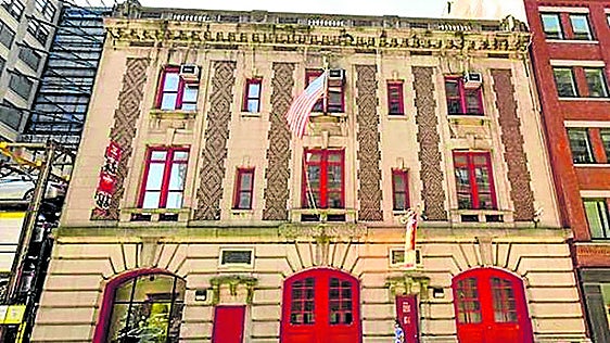 Una muestra en el New York City Fire Museum, memoria de las víctimas