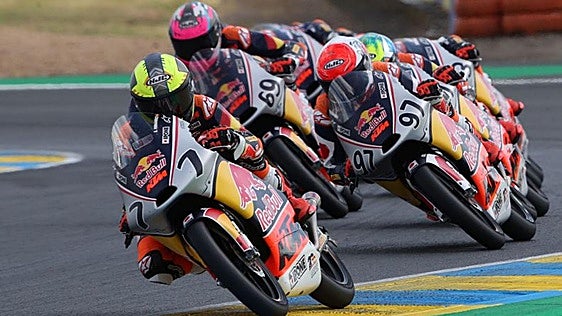 Beñat Fernández, campeón del mundo de la Red Bull Moto GP Rookies Cup