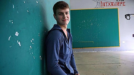 Arkaitz Gabirondo sufre una tendinitis en la rodilla izquierda