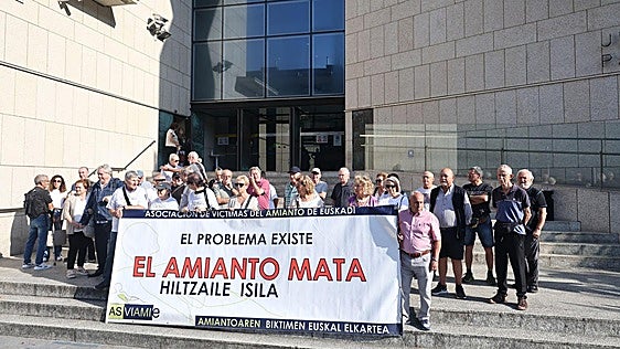 Condenan a Sidenor y Cofivacasa al abono de 154.733 euros a la viuda e hijas de un fallecido por amianto