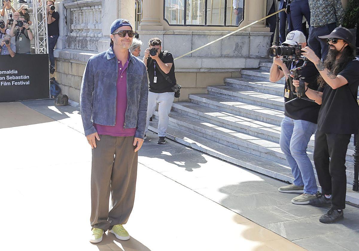 Brad Pitt deslumbra en San Sebastián con un outfit de más de 14.000 euros: radiografía marca a marca del exclusivo estilismo del actor