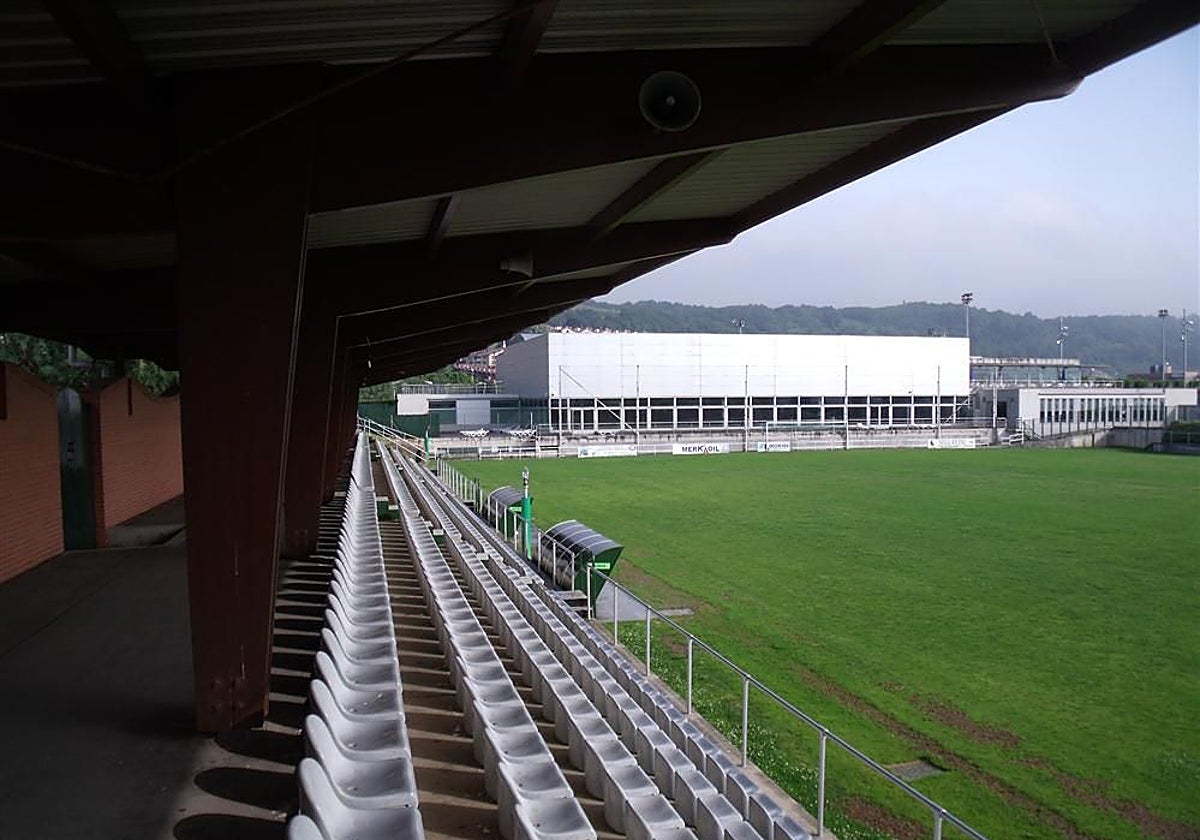 La sustitución del césped de Hondartza podría comenzar a finales de este año | El Diario Vasco