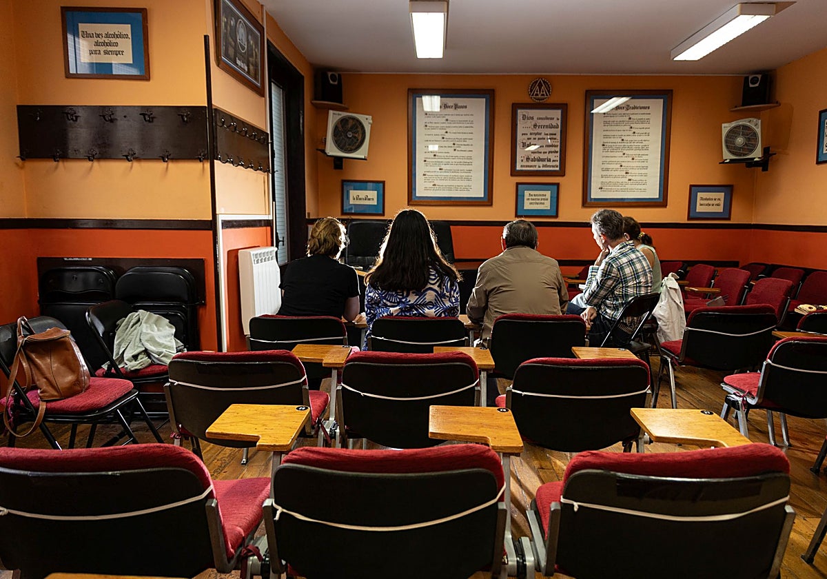 «Hay mujeres que, aun viviendo solas en casa, esconden las botellas»
