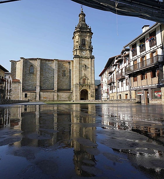 San Salbatore elizaren altxorra ezagutzen