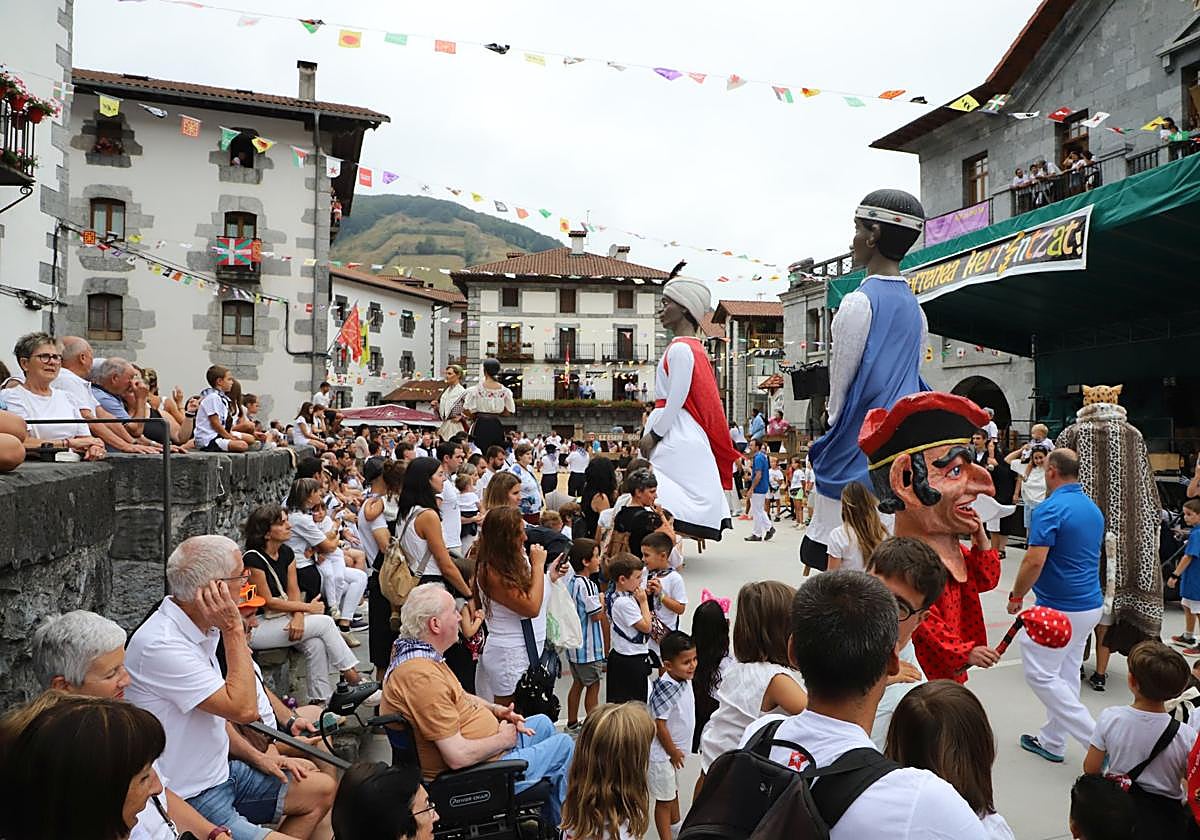 Leitzan lehertu da festa giroa hilaren 15a arte