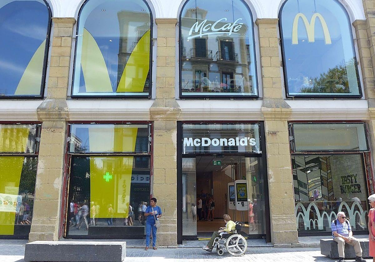 Susto con final feliz en un McDonald's de San Sebastián: «El bebé se encuentra bien, estábamos desesperadas»
