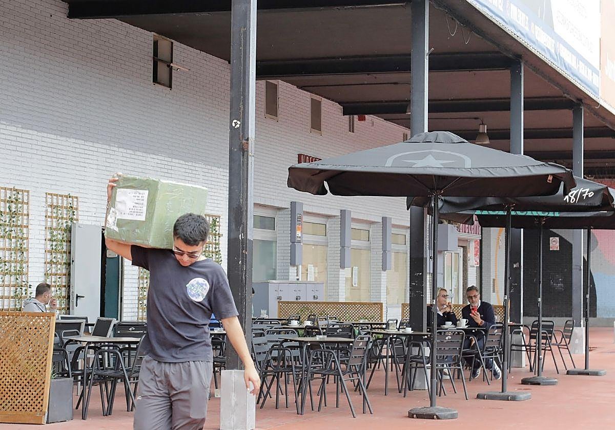 La disputa por una terraza entre La Casa del Jamón y el Museo del Vino