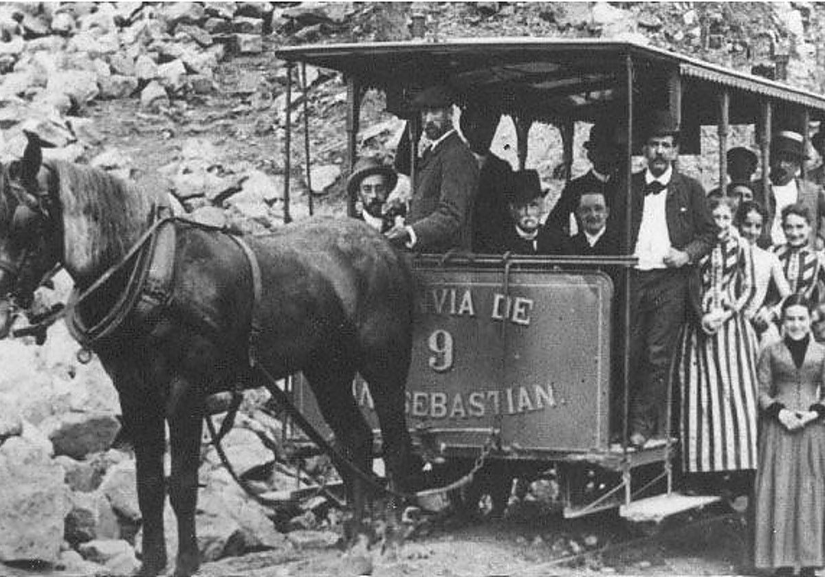 Del tranvía tirado por caballos al bus eléctrico