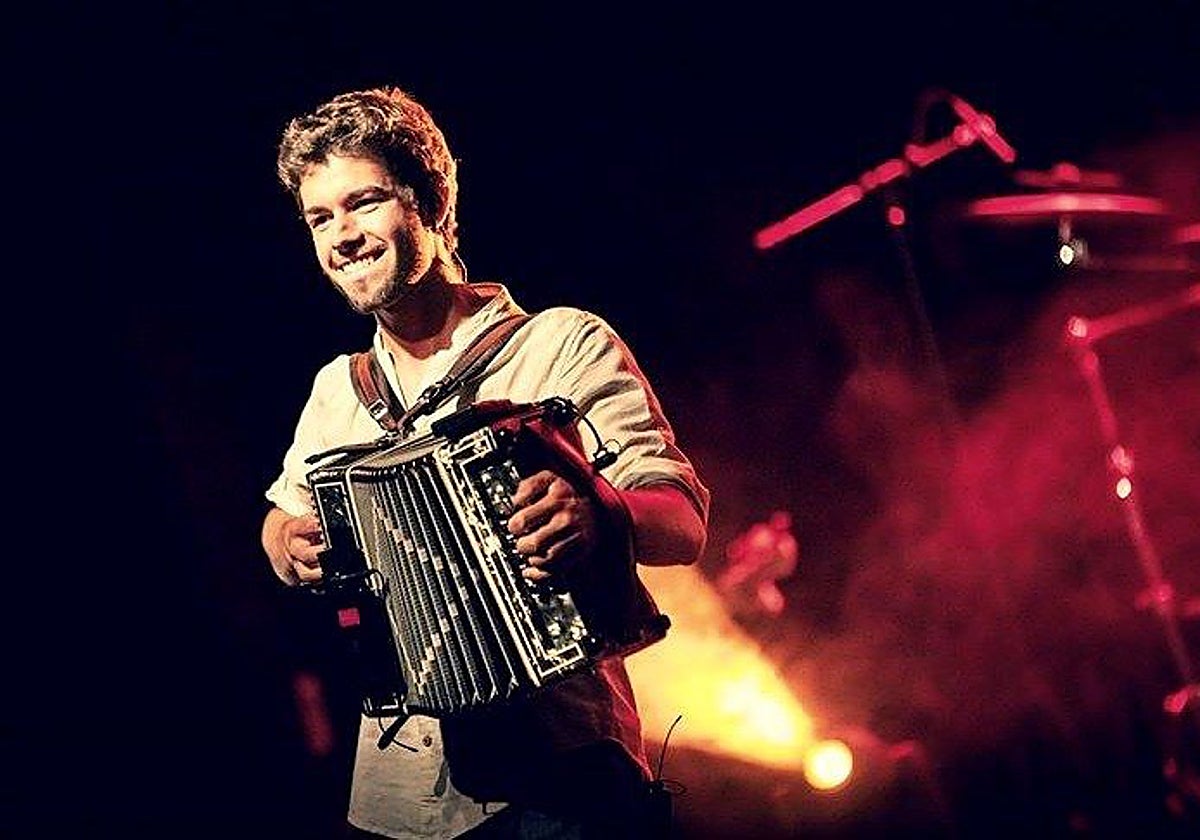 Julen Alonsok eta Oinkarik dantzan jarriko dute Soreasu larunbatean