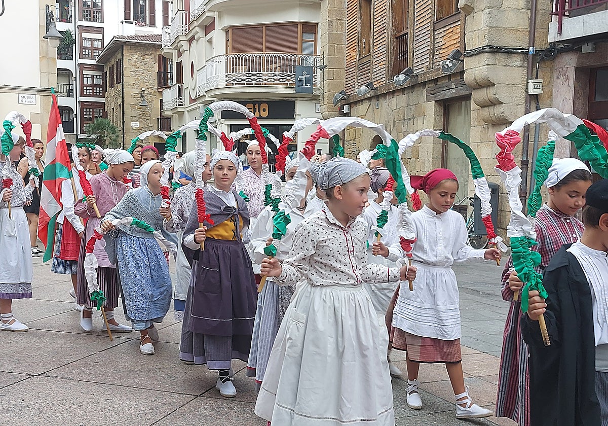 'Euskaraz bizi eguna' ospatzen da larunbatean eta igandean Haurren Euskal Jai eguna