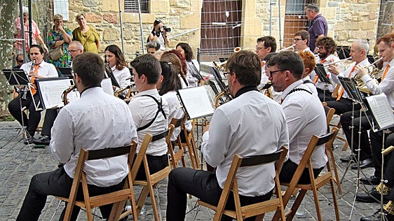 Musika, dantza, antzerkia eta irakurketa ikastaroak prest daude