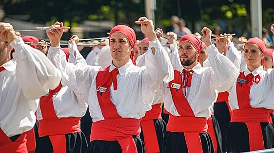 Igartzako Dantzarien Eguna, hogei urteko ibilbidearen erakusgarri