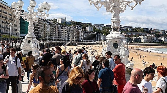 Un falso amor en San Sebastián le cuesta 397.205 euros a un hombre de 82 años: «Quise creer que había tenido mucha suerte»