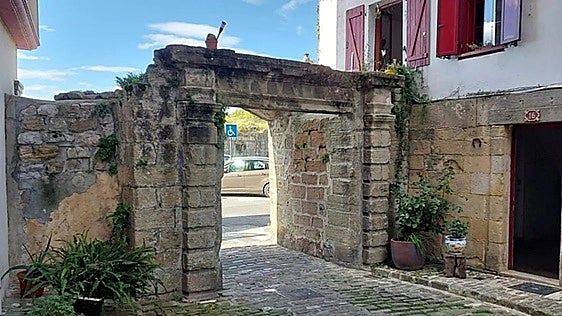 La restauración de la puerta de San Nicolás arrancará la semana que viene