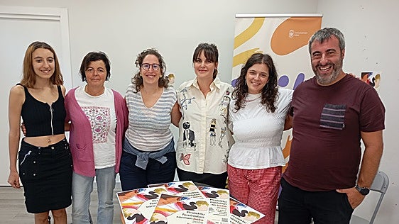 Memoria colectiva feminista partiendo de las cintas para atar los tomates
